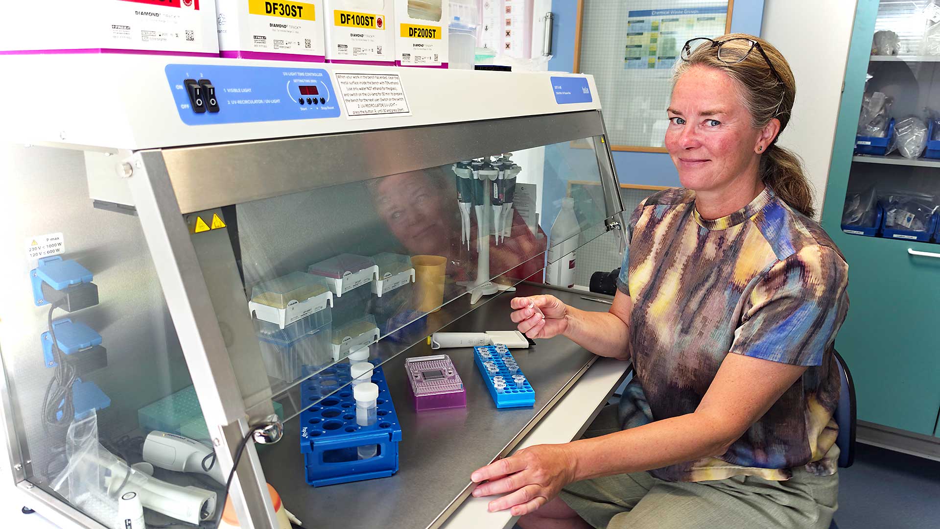 Dorte-Bekkevold-portræt-i-lab-foto-Finn-Sivebæk